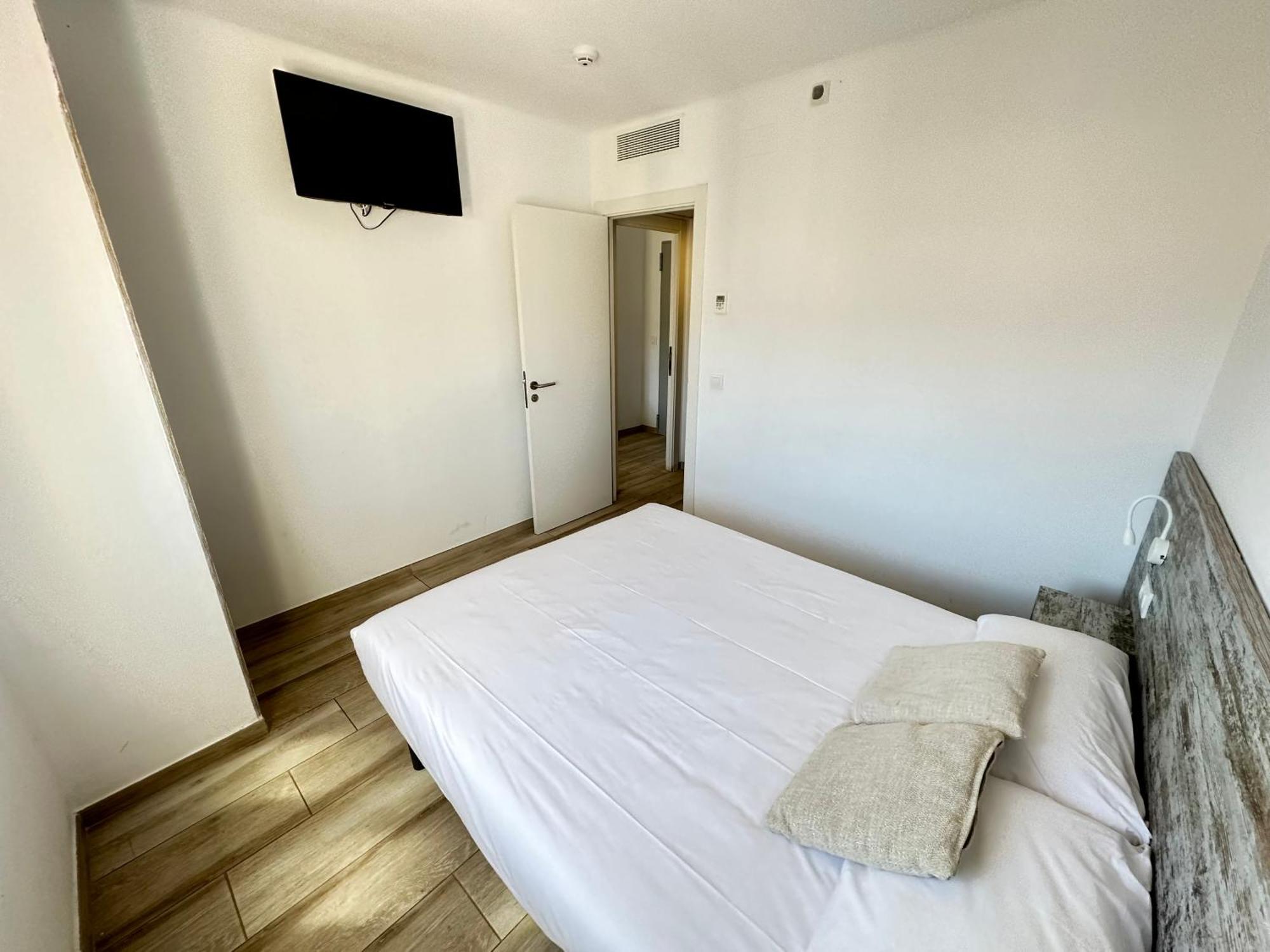 רוזס Agi Gloria Rooms מראה חיצוני תמונה