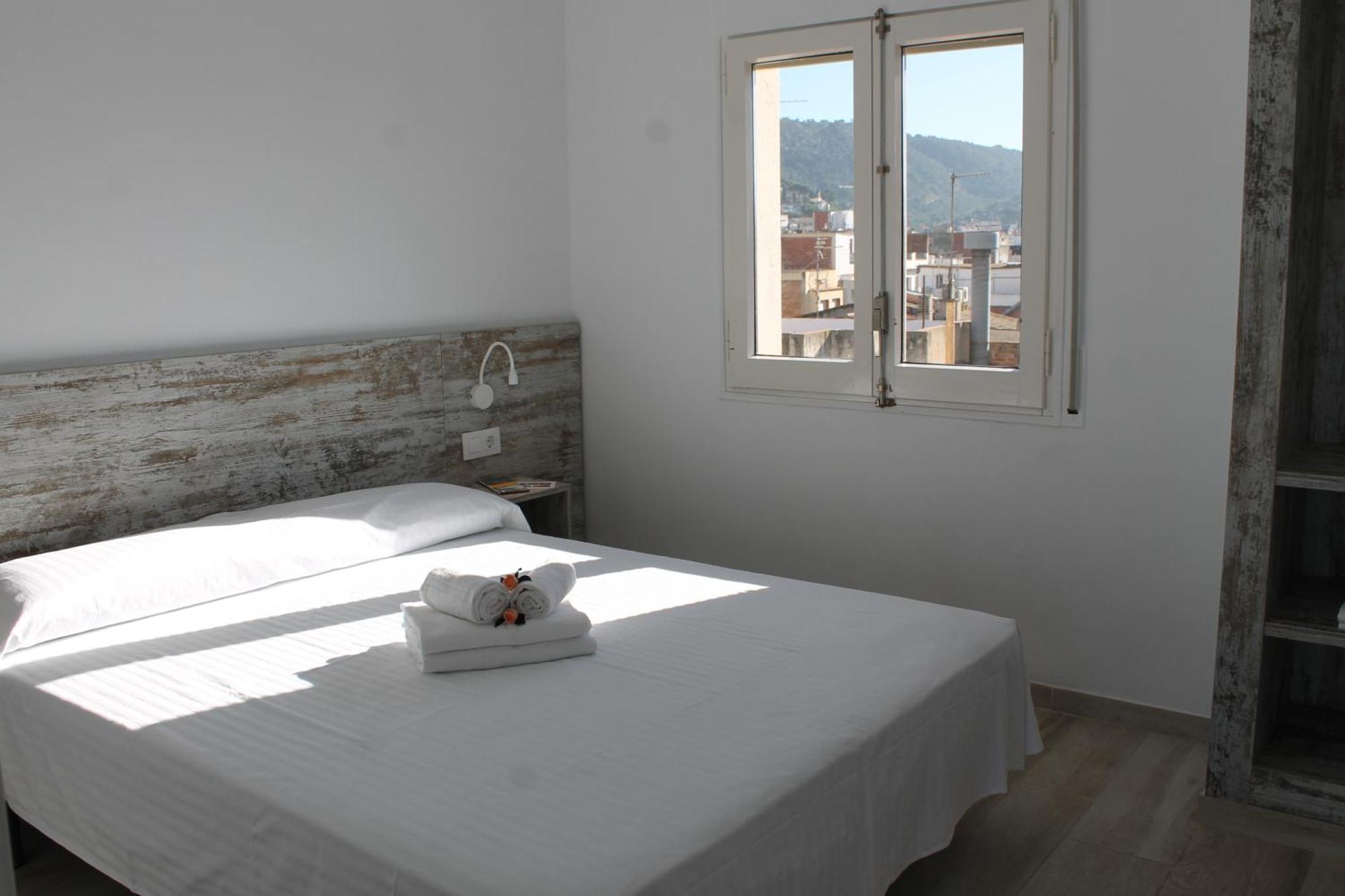 רוזס Agi Gloria Rooms מראה חיצוני תמונה
