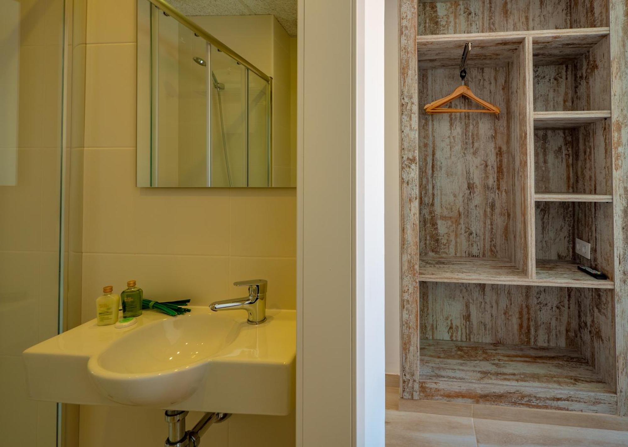 רוזס Agi Gloria Rooms מראה חיצוני תמונה